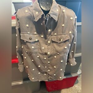 Gray Polka Dot Button-Up Shirt p37